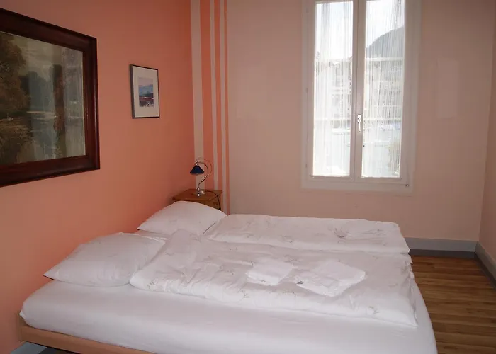 Schlosspintli Hotell Spiez