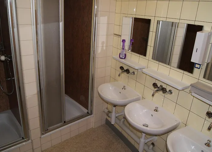 Schlosspintli * سبيز