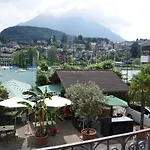 Schlosspintli Hotel *